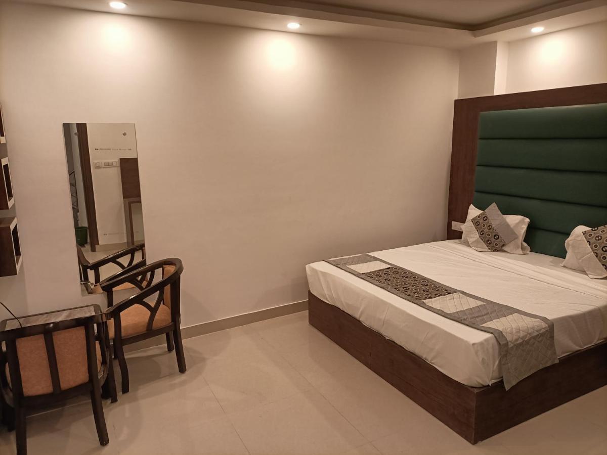 Hotel Tark Inn Near Igi Airport Nueva Delhi Exterior foto