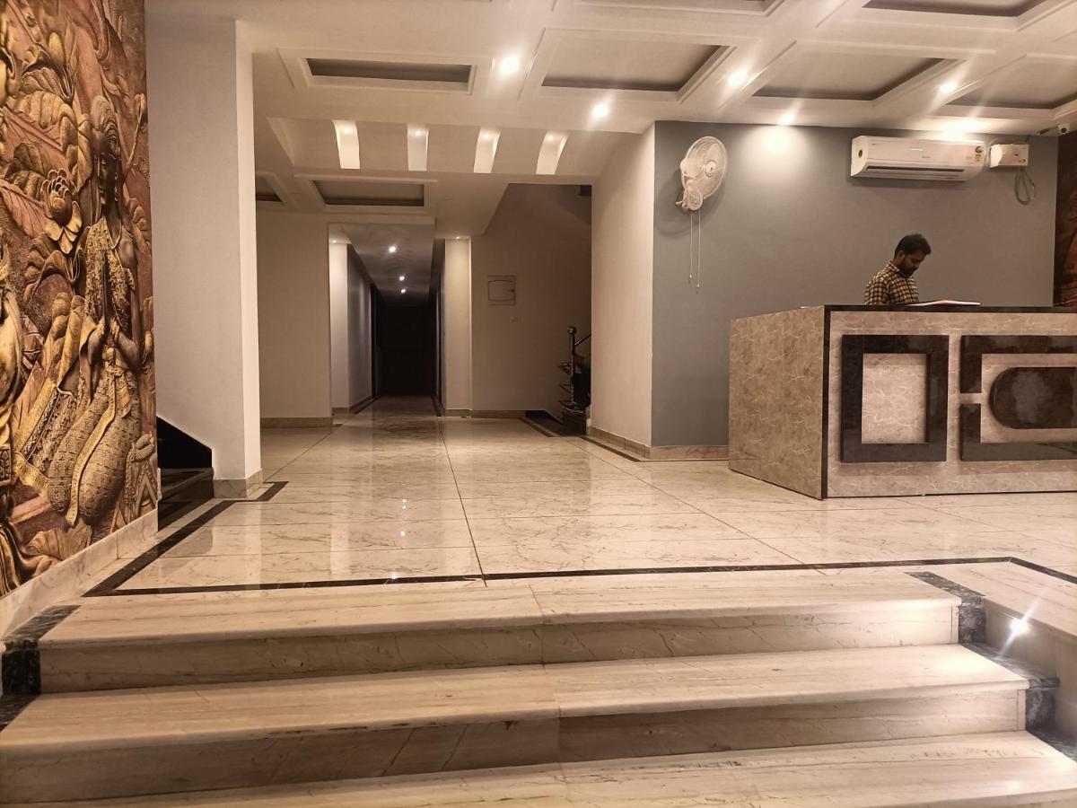 Hotel Tark Inn Near Igi Airport Nueva Delhi Exterior foto