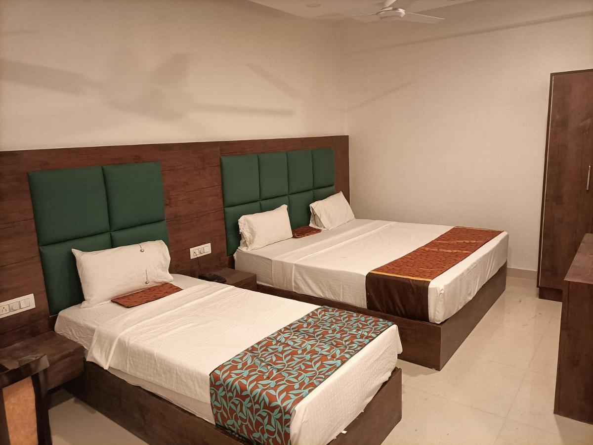 Hotel Tark Inn Near Igi Airport Nueva Delhi Exterior foto