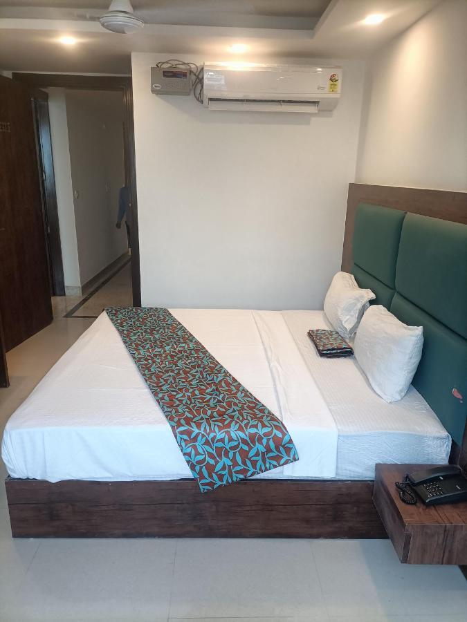 Hotel Tark Inn Near Igi Airport Nueva Delhi Exterior foto