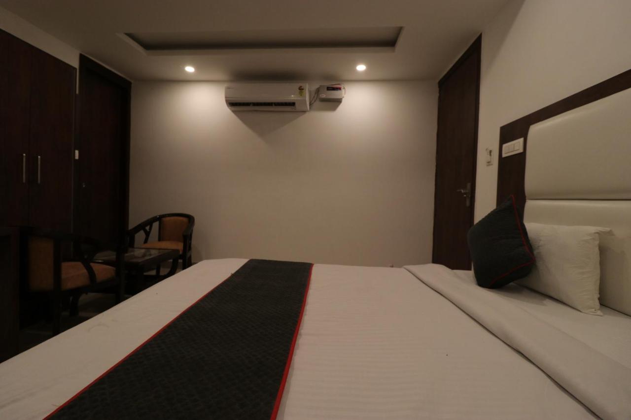 Hotel Tark Inn Near Igi Airport Nueva Delhi Exterior foto